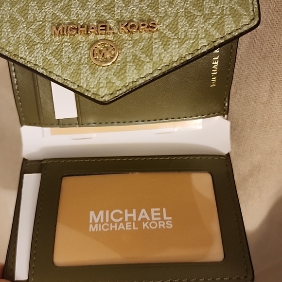 MICHAEL KORS Jet set charm medium envelope trifold bill fold wallet - Picture 2 of 6